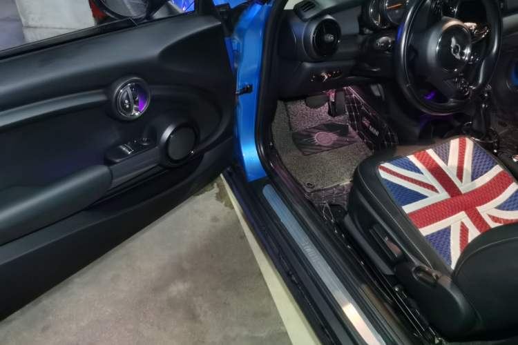 Used MINI 2014 1.5T COOPER Fun Driver Seat