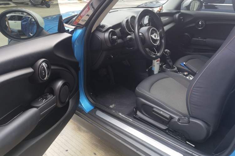 Used MINI 2014 1.5T COOPER Fun Driver Seat