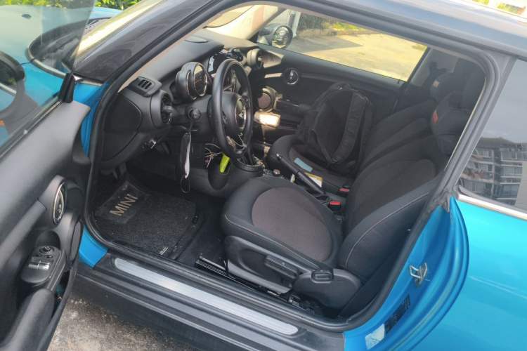 Used MINI 2014 1.5T COOPER Fun Driver Seat