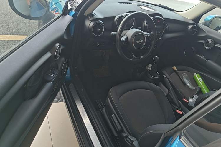 Used MINI 2014 1.2T ONE+ Driver Seat