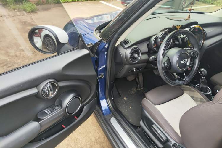 Used MINI 2014 1.5T COOPER Fun Driver Seat