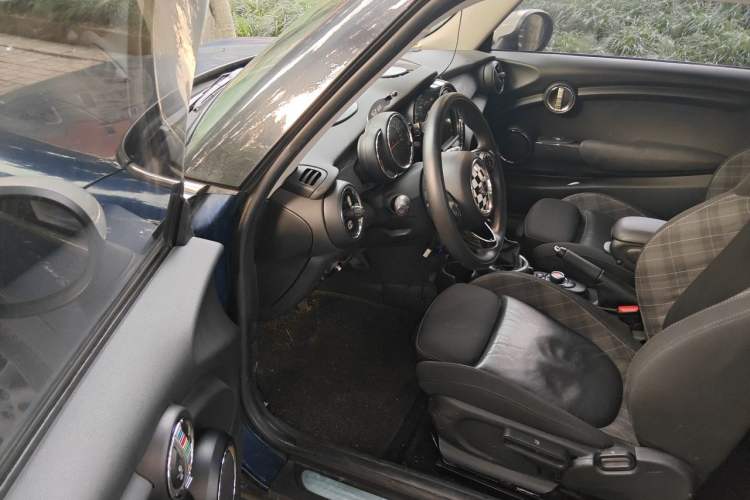 Used MINI 2014 1.5T COOPER Excitement Driver Seat