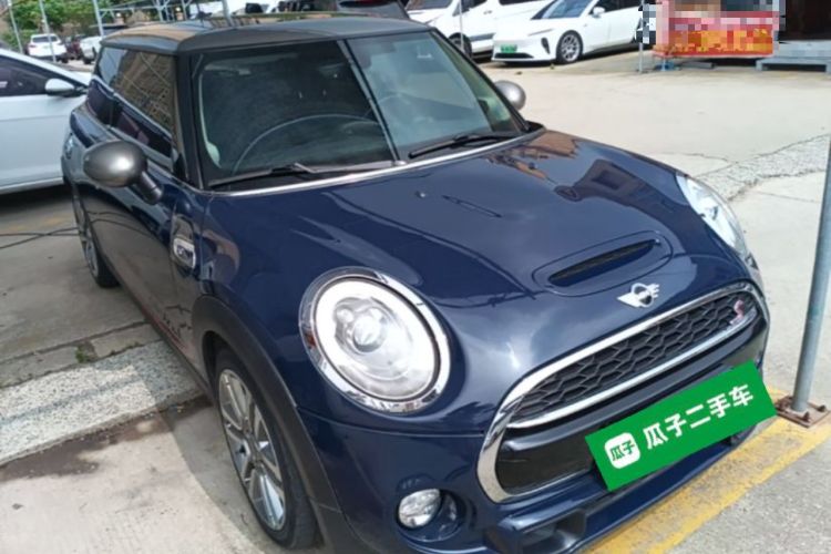 Used MINI 2014 2.0T COOPER S Excitement Front Right 45 Deg