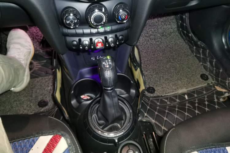 Used MINI 2014 1.5T COOPER Fun Gear Lever