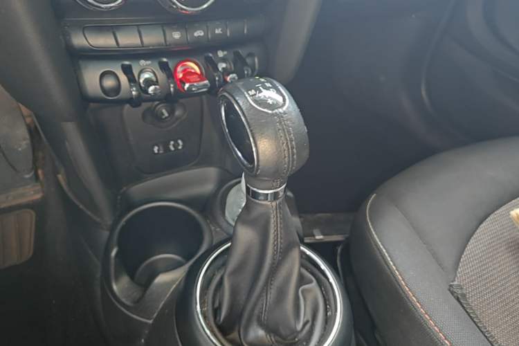 Used MINI 2014 1.2T ONE+ Gear Lever