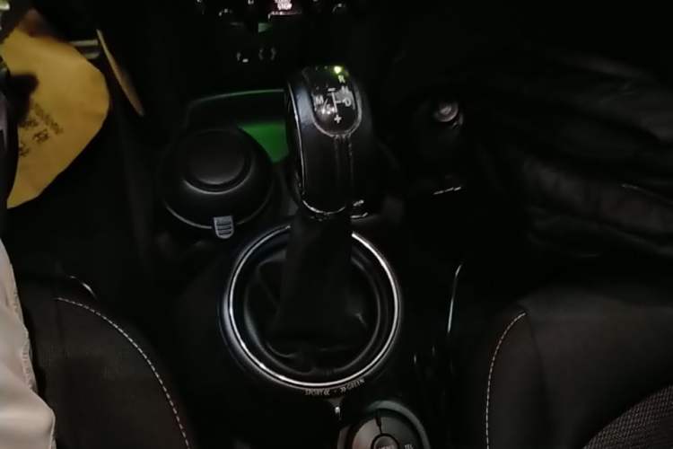 Used MINI 2014 1.5T COOPER Fun Gear Lever