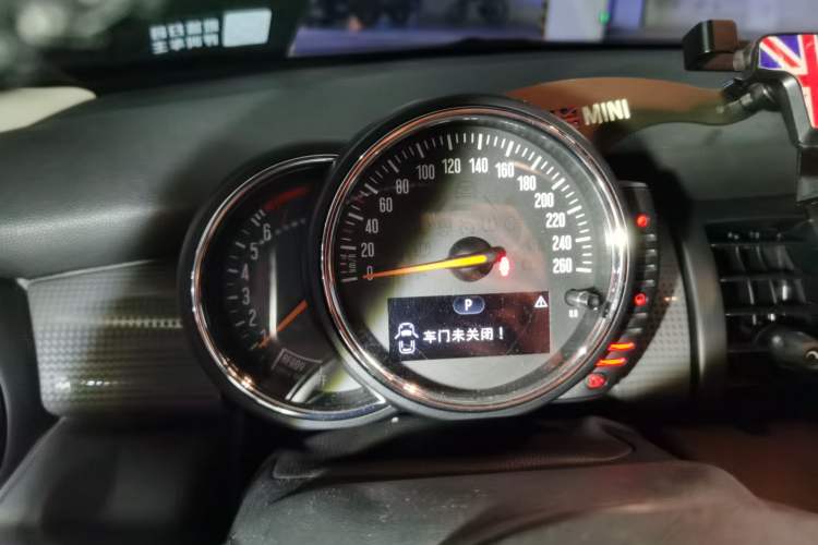 Used MINI 2014 1.5T COOPER Fun Instrument Cluster