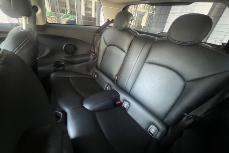 Used MINI 2014 1.5T COOPER Fun Interior 2