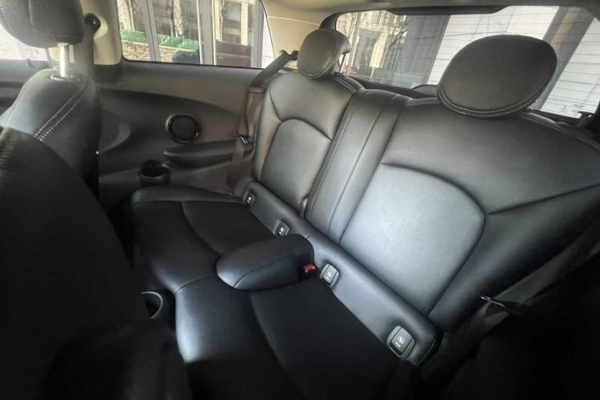 Used MINI 2014 1.5T COOPER Fun Interior 2