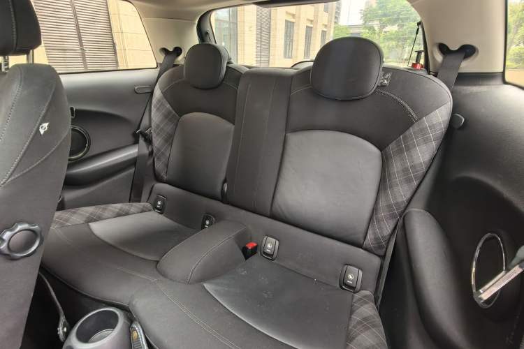 Used MINI 2014 1.5T COOPER Excitement Interior 2