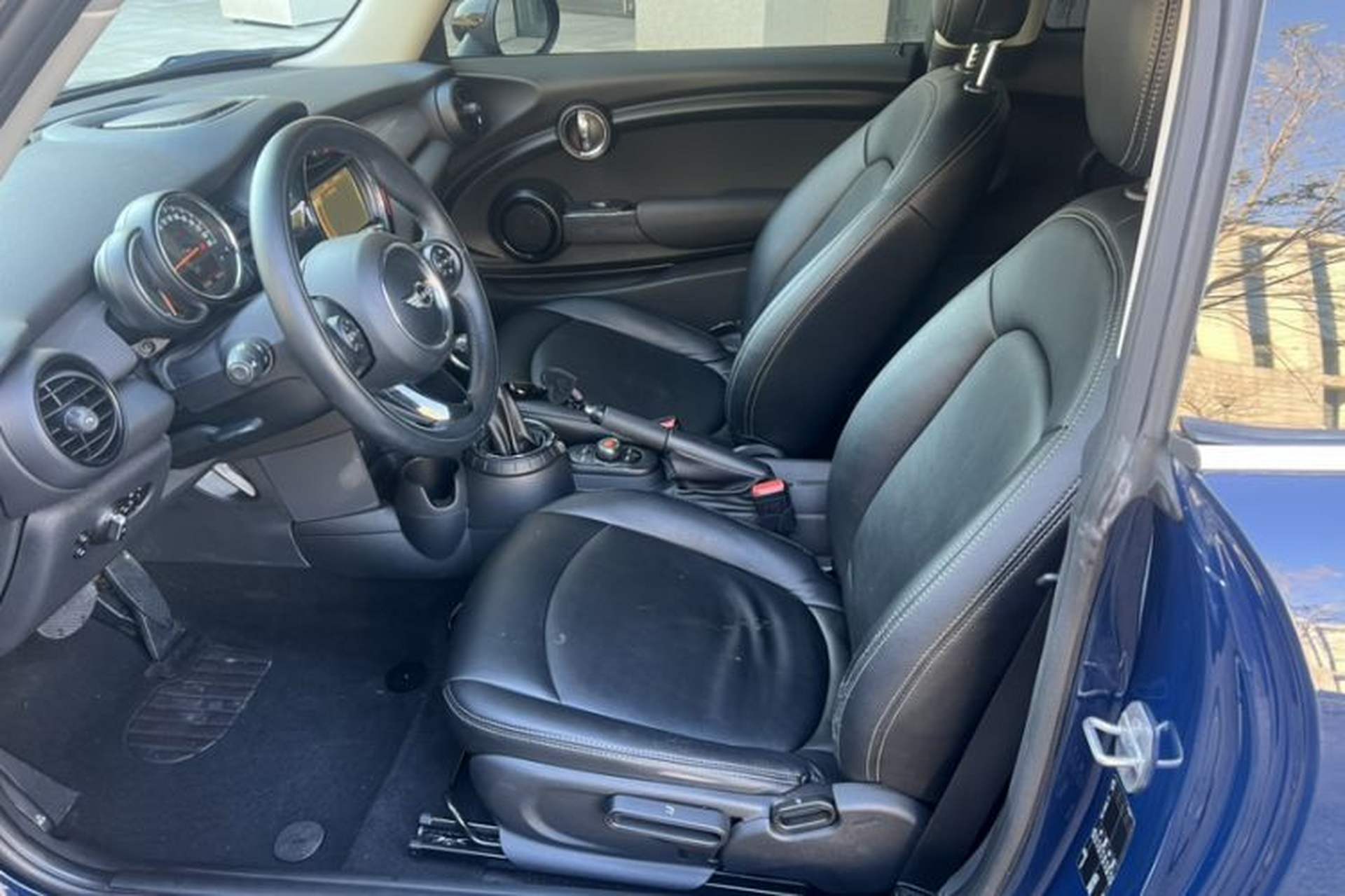 Used MINI 2014 1.5T COOPER Fun Interior 3