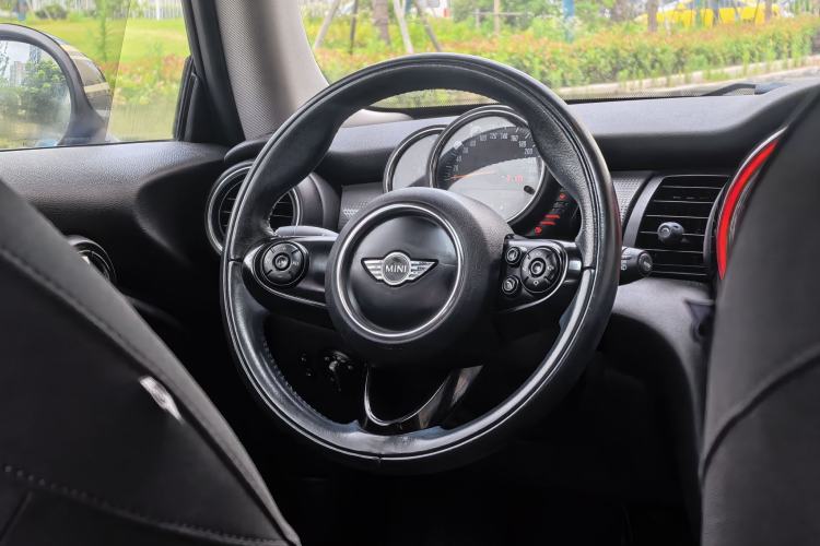 Used MINI 2014 1.5T COOPER Excitement Interior 6
