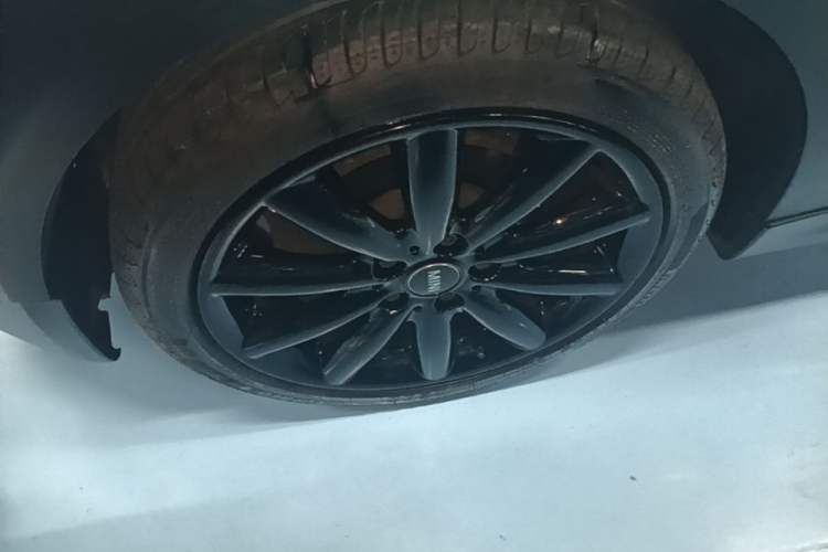 Used MINI 2014 1.5T COOPER Fun Left Front Wheel Hub