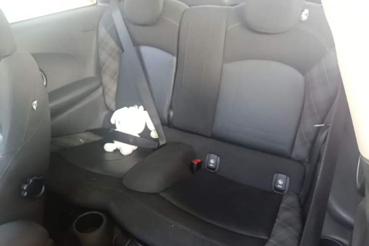 Used MINI 2014 2.0T COOPER S Fun Left Rear Seat