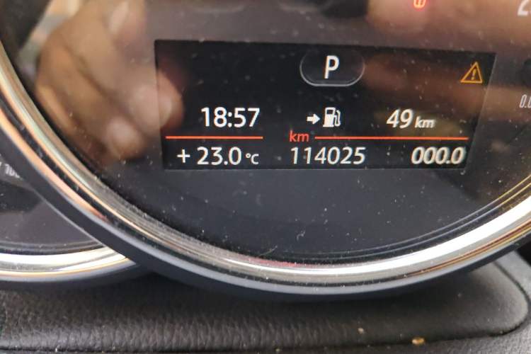 Used MINI 2014 1.2T ONE+ Odometer Close Up