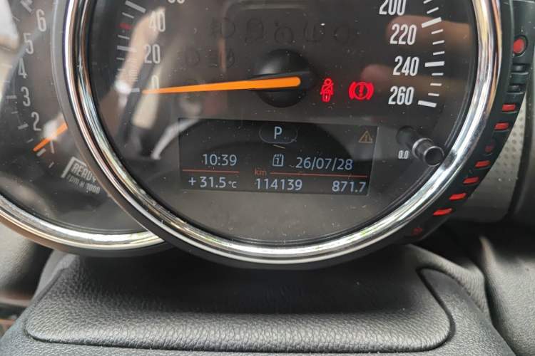 Used MINI 2014 1.5T COOPER Fun Odometer Close Up