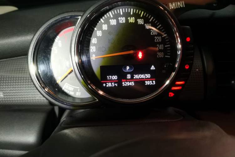 Used MINI 2014 1.5T COOPER Fun Odometer Close Up