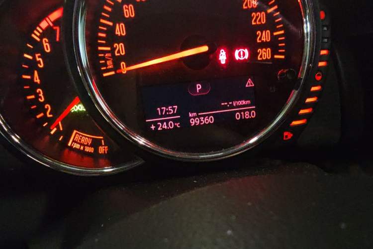 Used MINI 2014 1.5T COOPER Fun Odometer Close Up