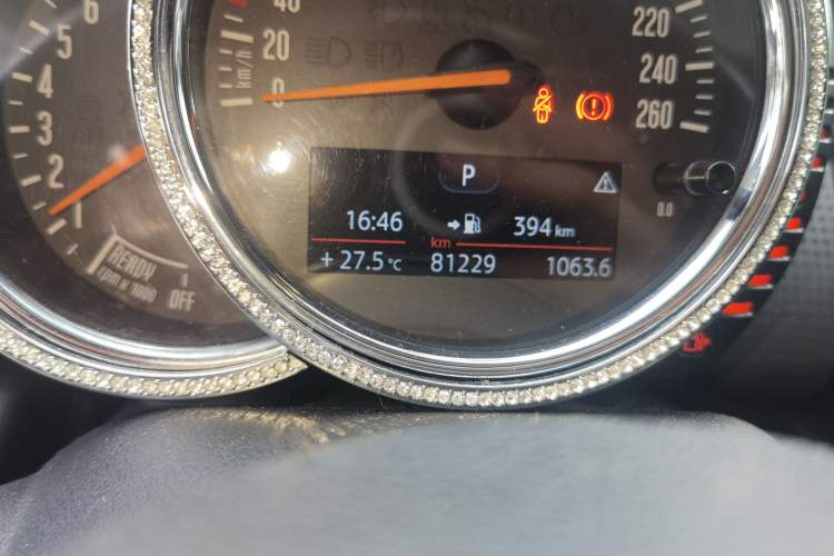 Used MINI 2014 1.5T COOPER Fun Odometer Close Up