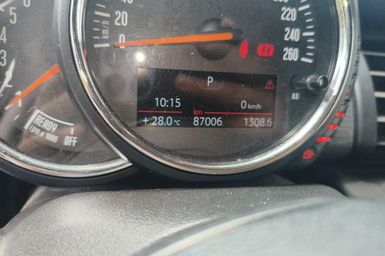 Used MINI 2014 1.5T COOPER Fun Odometer Close Up