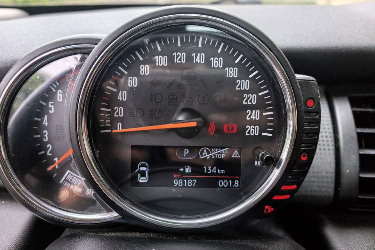 Used MINI 2014 1.5T COOPER Excitement Odometer Close Up
