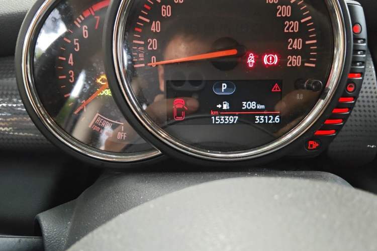 Used MINI 2014 1.5T COOPER Excitement Odometer Close Up