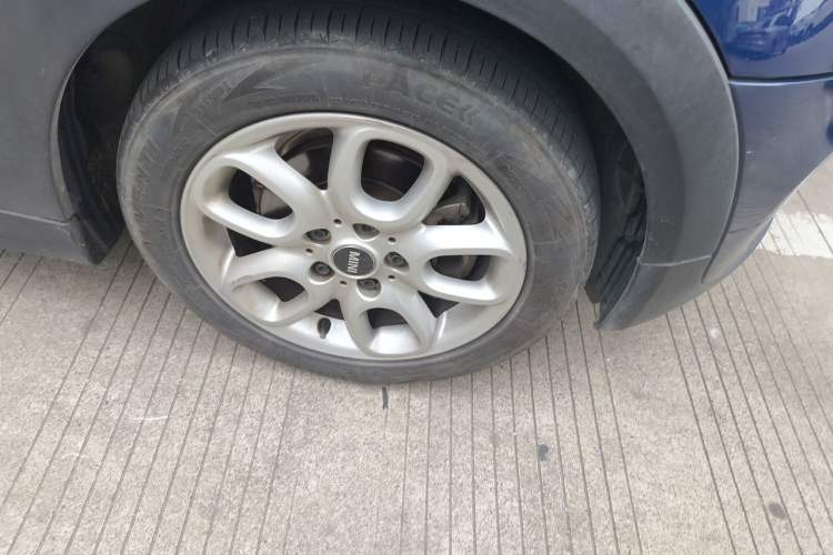 Used MINI 2014 1.2T ONE+ Right Front Wheel Hub