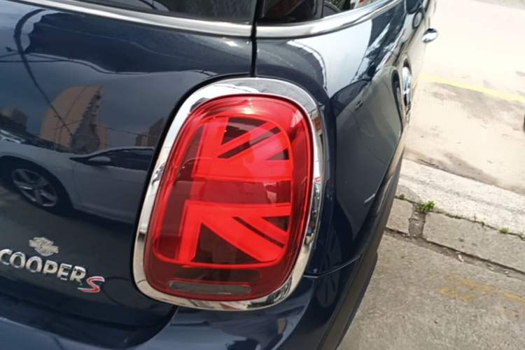 Used MINI 2014 2.0T COOPER S Excitement Right Rear Taillight
