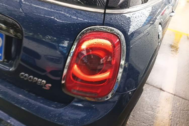 Used MINI 2014 2.0T COOPER S Fun Right Rear Taillight