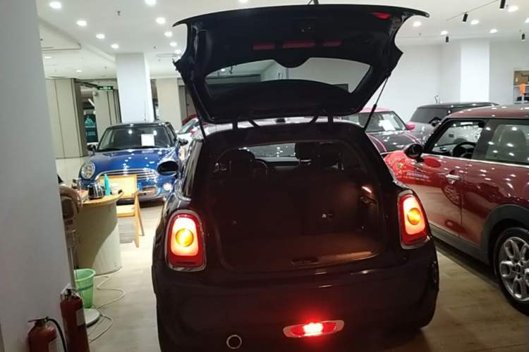Used MINI 2014 1.5T COOPER Fun Trunk