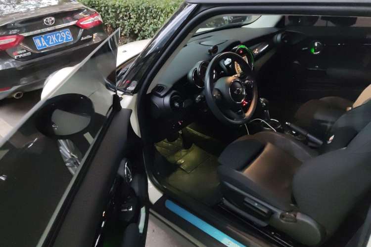 Used MINI 2014 2.0T COOPER S Fun Driver Seat