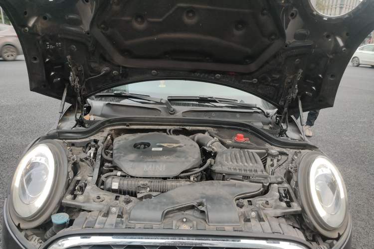 Used MINI 2014 2.0T COOPER S Excitement Engine Bay