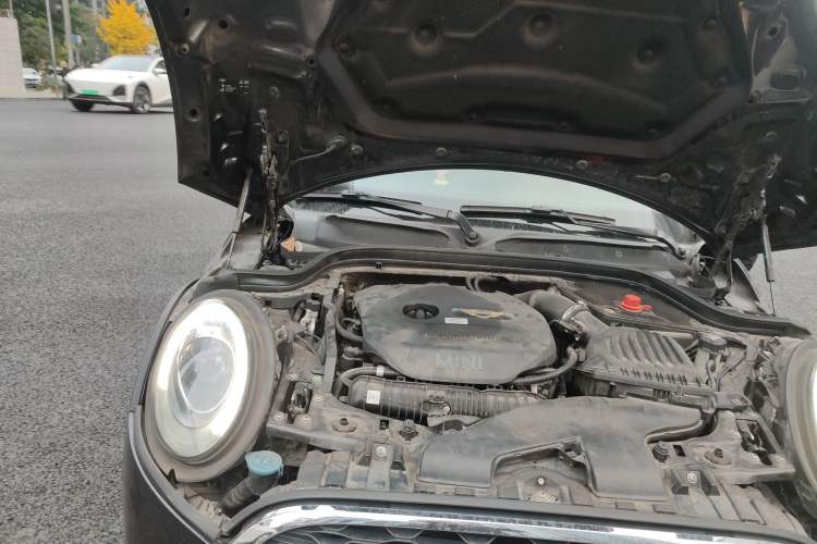 Used MINI 2014 2.0T COOPER S Excitement Engine Bay Right