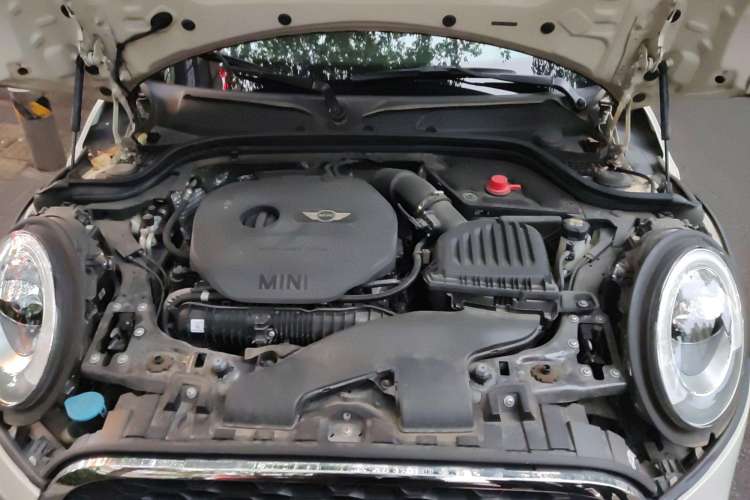 Used MINI 2014 2.0T COOPER S Fun Engine Bay