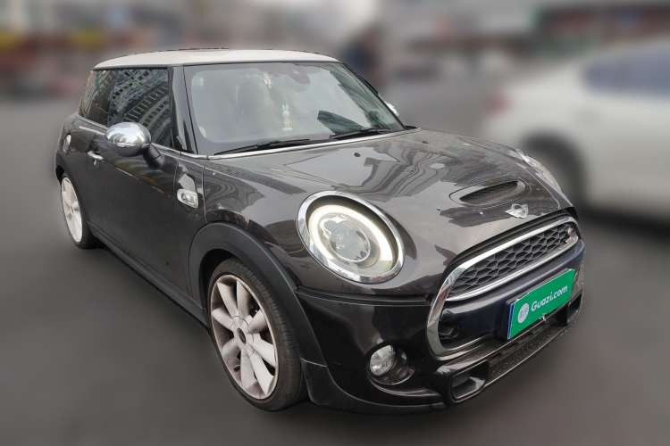 Used MINI 2014 2.0T COOPER S Excitement Front Right 45 Deg