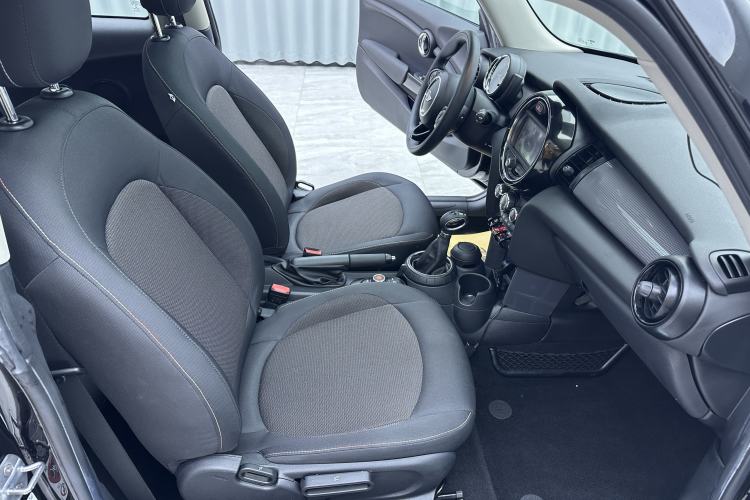 Used MINI 2014 1.5T COOPER Fun Interior 3
