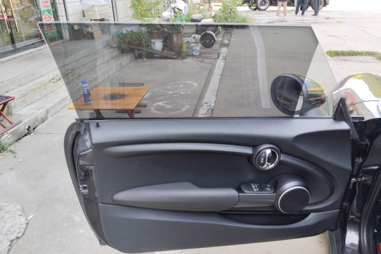Used MINI 2014 1.2T ONE+ Left Front Door Interior