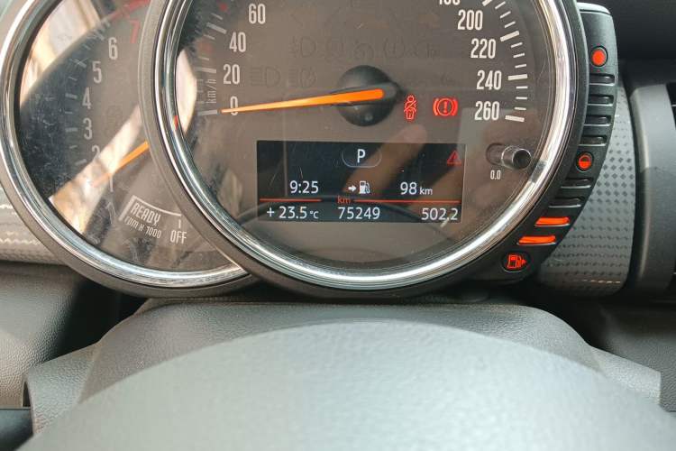 Used MINI 2014 1.5T COOPER Fun Odometer Close Up