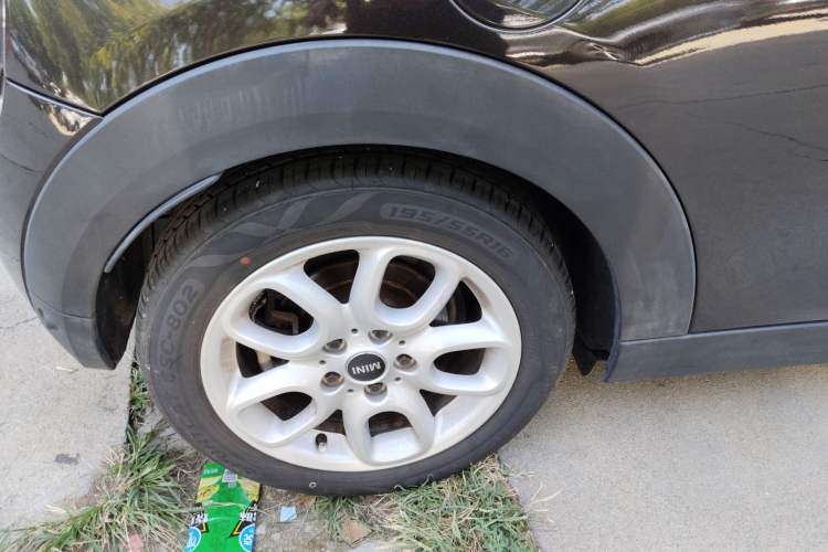 Used MINI 2014 1.2T ONE+ Right Rear Wheel Hub