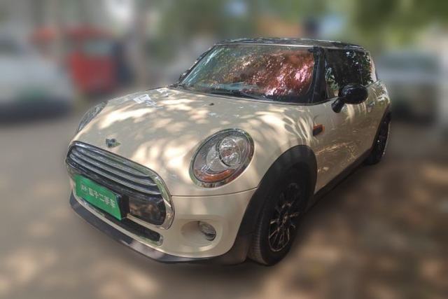 Ojetý MINI 2014 1.5T COOPER Fun