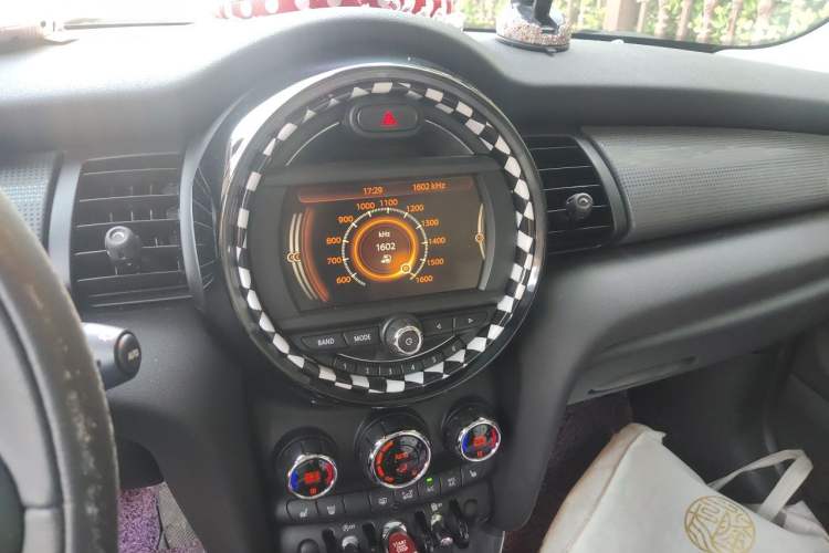 Used MINI 2014 1.5T COOPER Excitement Audio And AC Panel