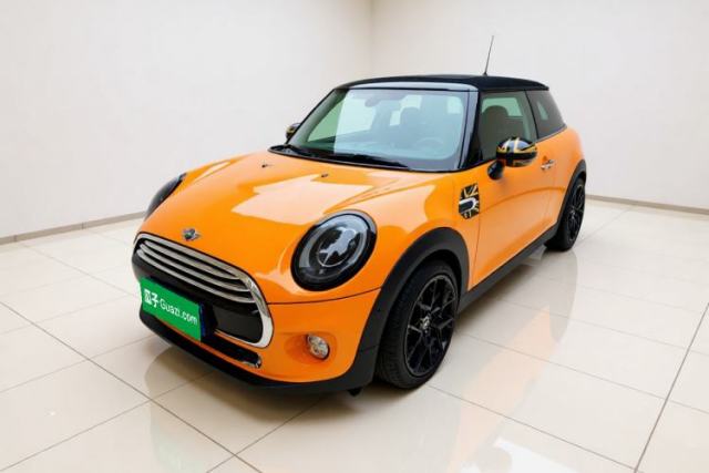 Ojetý MINI 2014 1.5T COOPER Fun