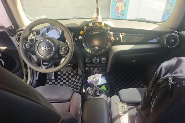 Used MINI 2014 2.0T COOPER S Fun Center Console