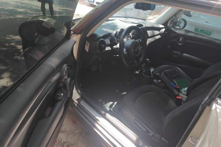 Used MINI 2014 1.5T COOPER Fun Driver Seat