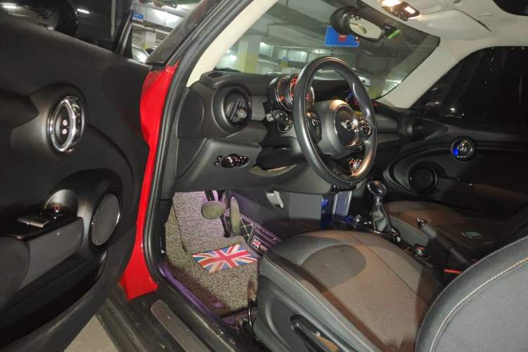 Used MINI 2014 1.5T COOPER Fun Driver Seat
