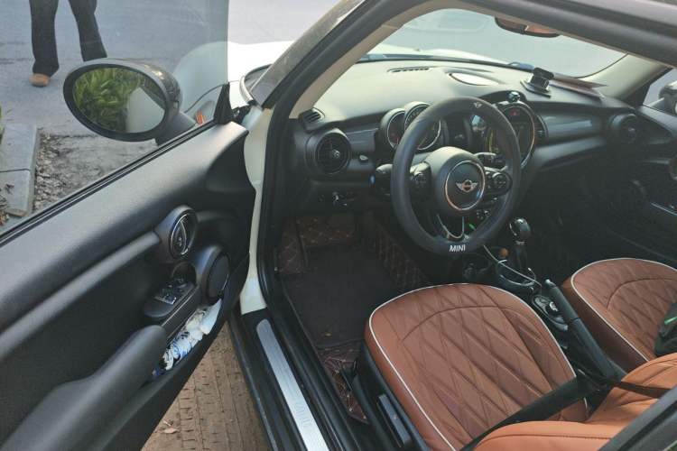 Used MINI 2014 1.5T COOPER Fun Driver Seat