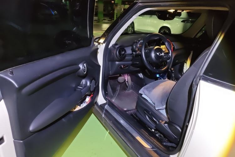 Used MINI 2014 1.5T COOPER Fun Driver Seat