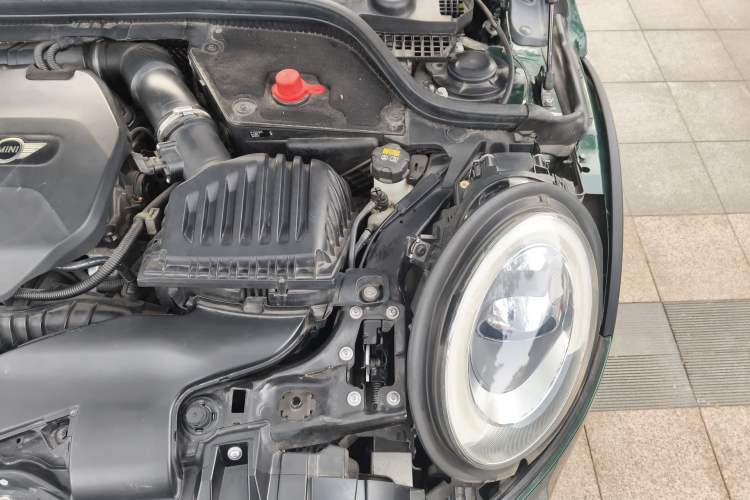 Used MINI 2014 2.0T COOPER S Excitement Engine Bay Left