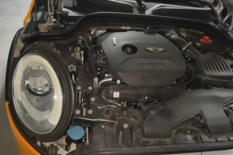 Used MINI 2014 2.0T COOPER S Excitement Engine Bay Right