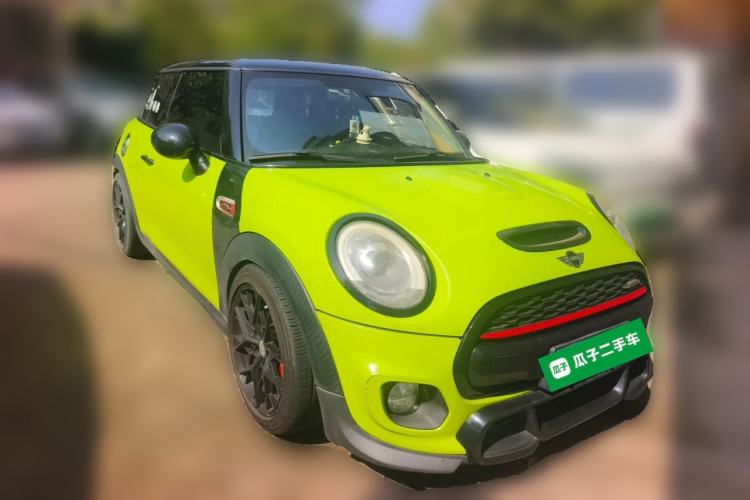 Used MINI 2014 2.0T COOPER S Fun Front Right 45 Deg
